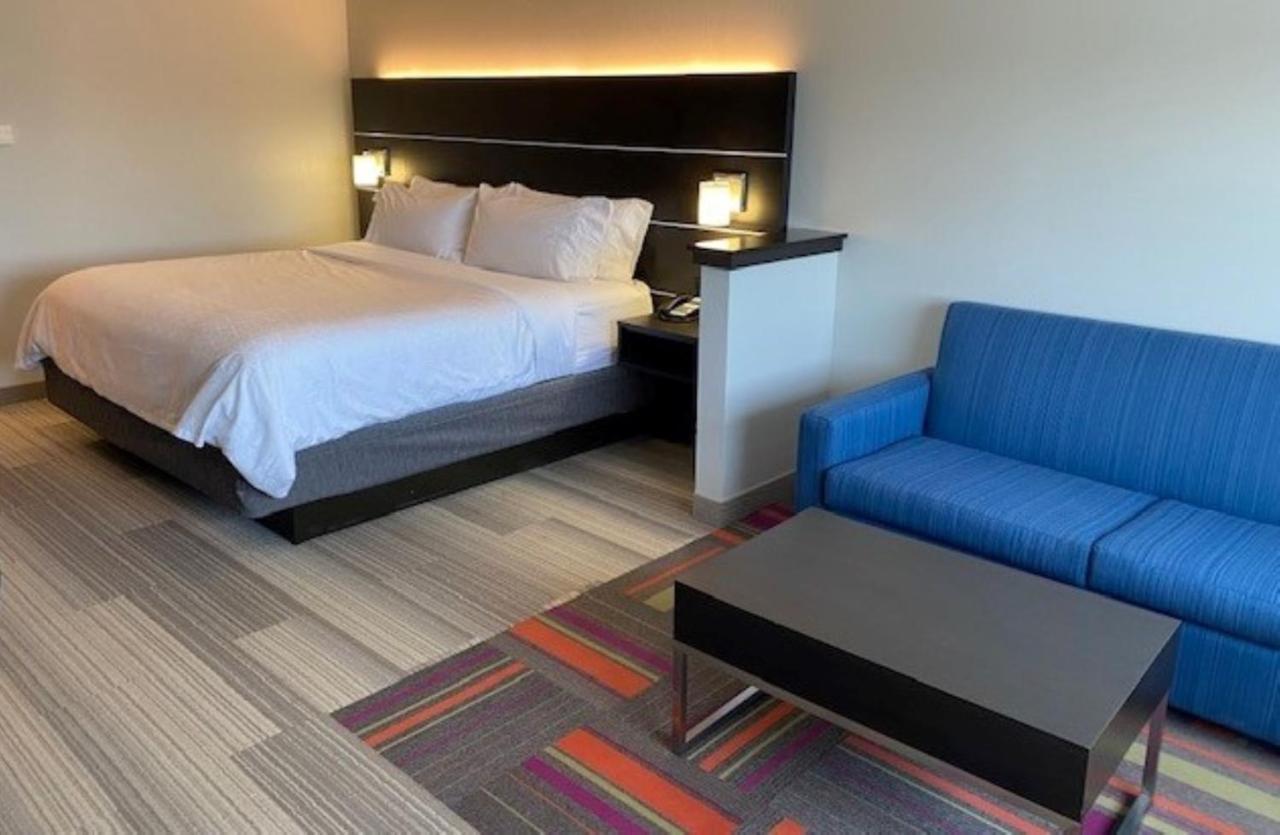 Holiday Inn Express & Suites Warrensburg North By Ihg Exterior foto